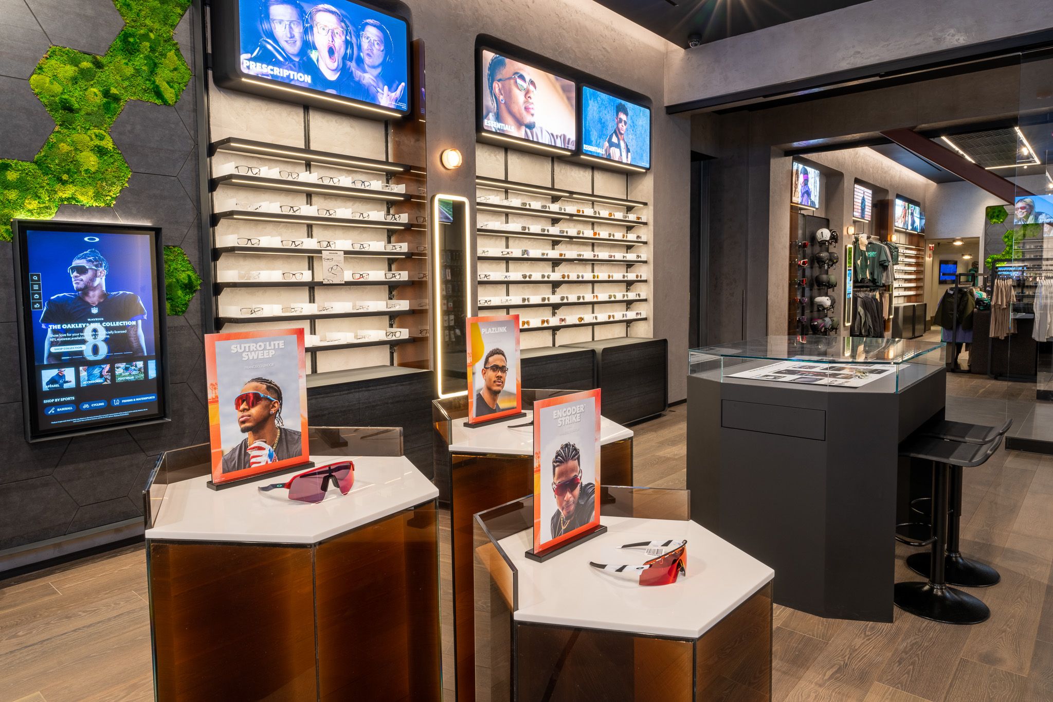 Die modularen Systeme von Visplay wurden in den Flagshipstore von Oakley in Kalifornien integriert.