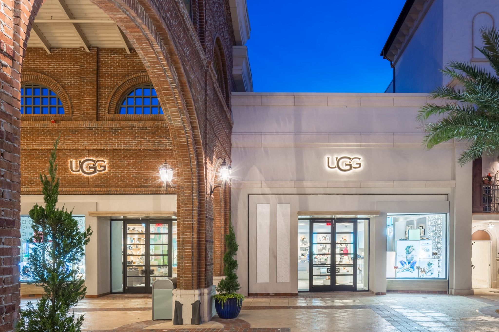 Aussenfassade einer Filiale des Schuhherstellers UGG.