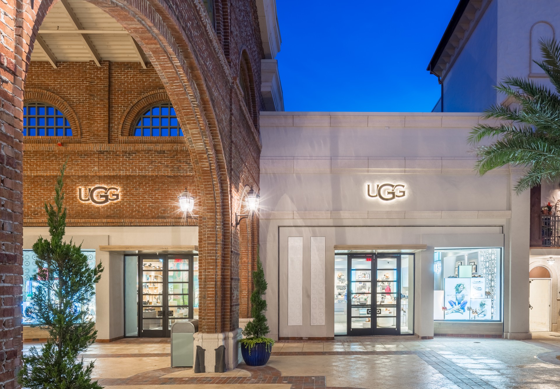 Aussenfassade einer Filiale des Schuhherstellers UGG.