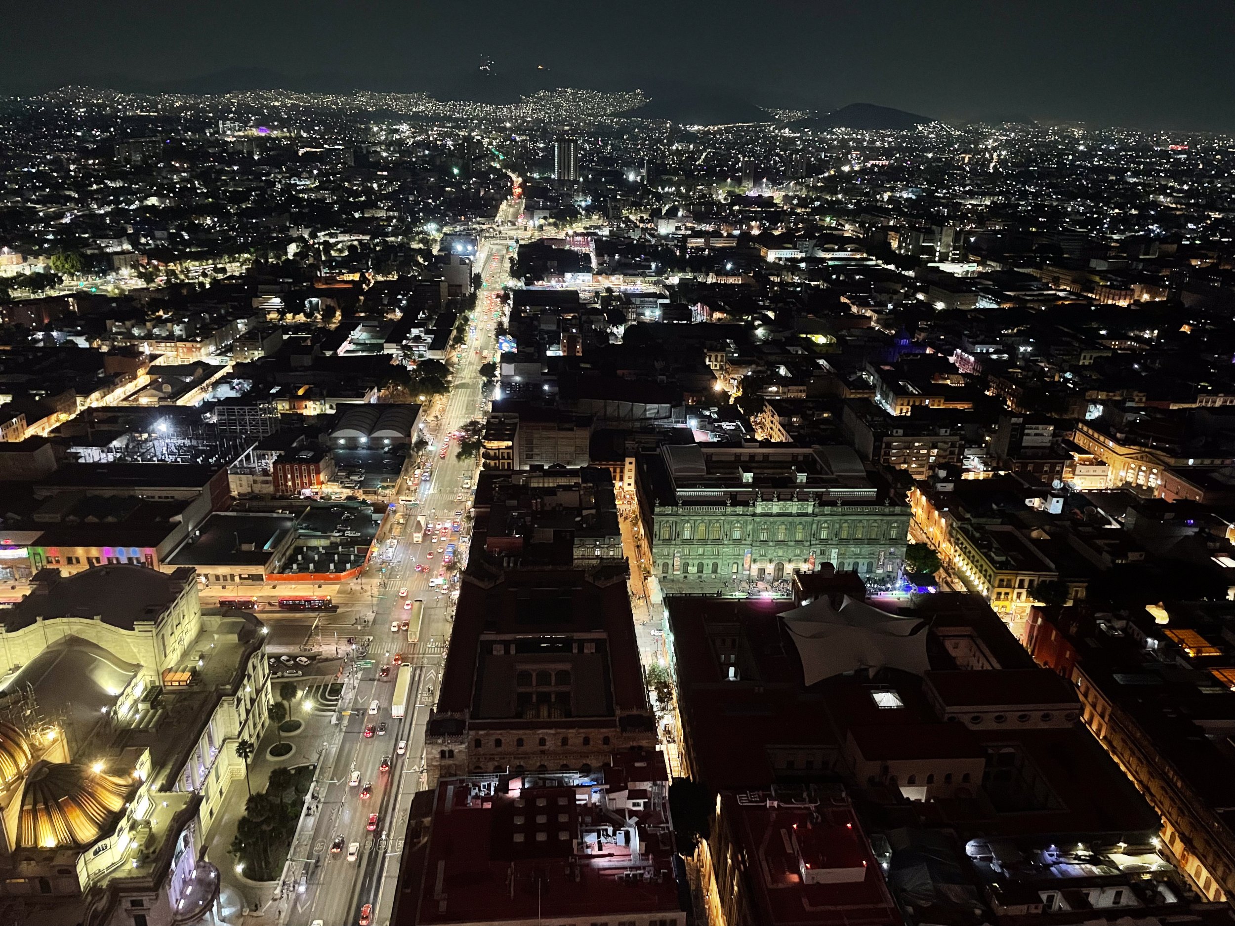 Aussicht auf Mexico-City bei Nacht.
